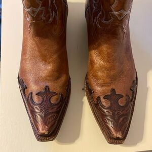 Tony lama cowboy boots. Size 9. Two toned brown